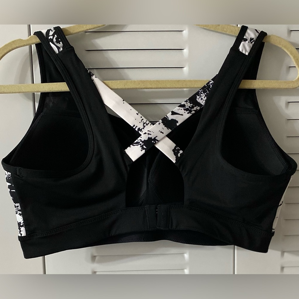 Yvette Bra, Sports Bra, Sz 40D, Geometric, Cut out, Crisscross, Timeless, NWOT - Picture 10 of 13